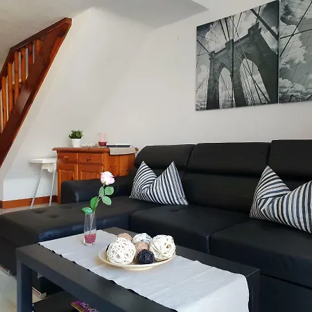 Duplex No 4, Close To Sea And Beach, Heated Pool, Aircondition, Wifi
