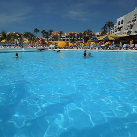 Duplex No 4, Close To Sea And Beach, Heated Pool, Aircondition, Wifi