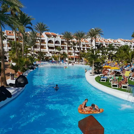 Duplex No 4, Close To Sea And Beach, Heated Pool, Aircondition, Wifi Apartment